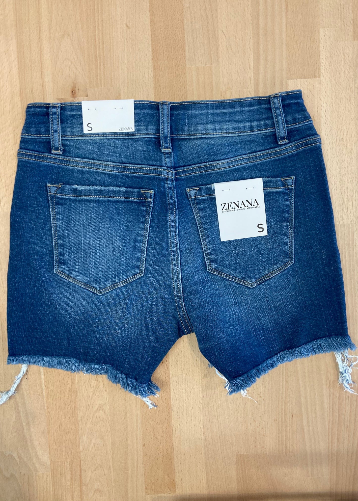 Zenana Dark-Medium Wash Frayed Jean Shorts