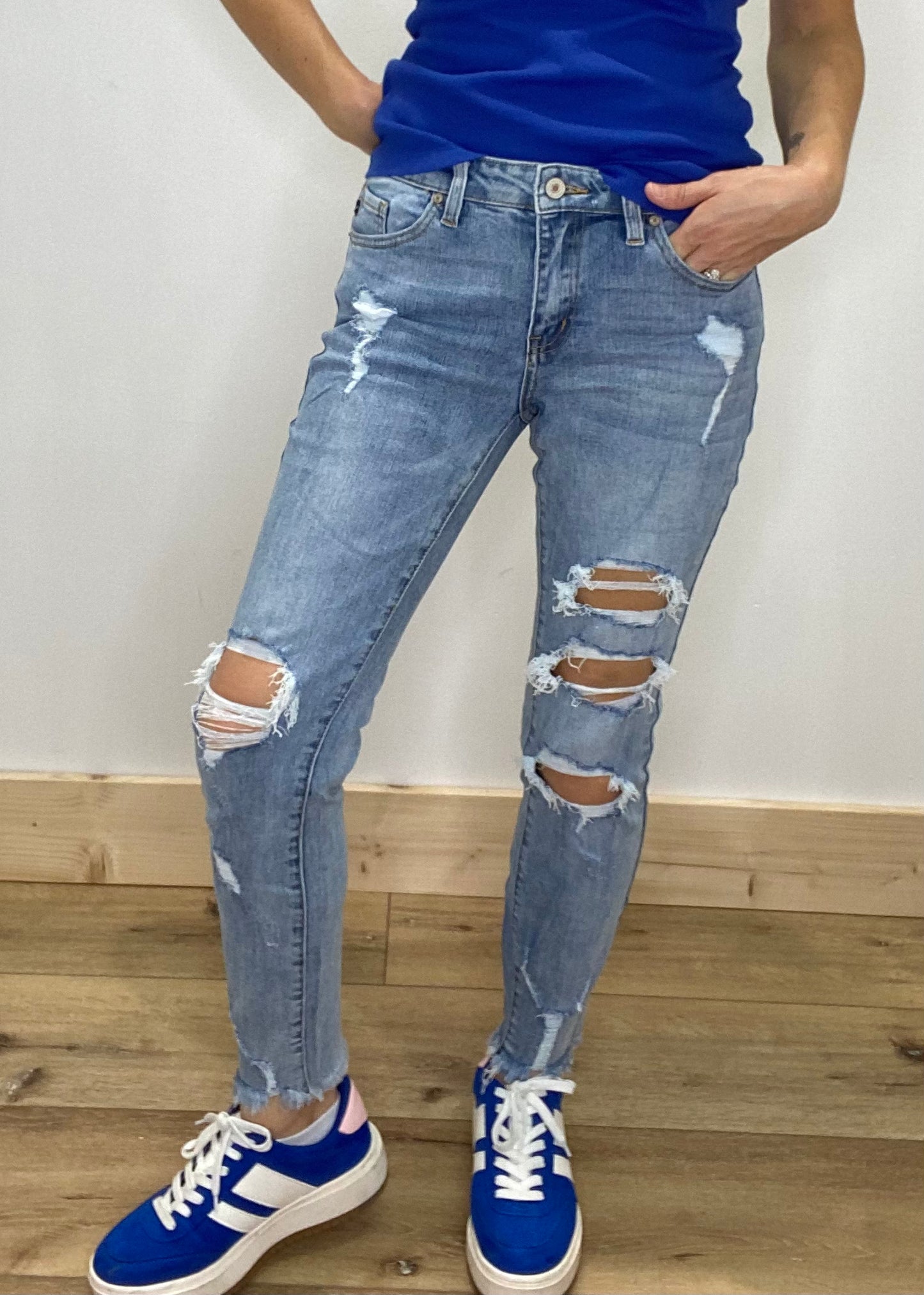 KanCan Distressed Mid-rise Skinny Jean