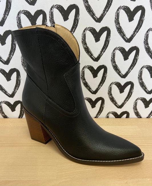 OASIS SOCIETY Harmony Two Panel Western Booties